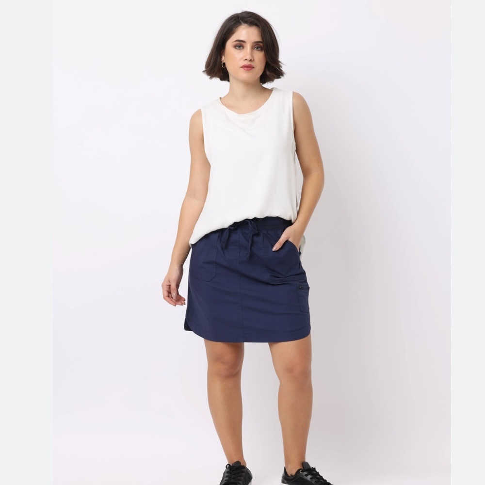 NWT Da-sh Navy Blue Comfee-Flex Knit Waist Kaitlyn Cargo Skort